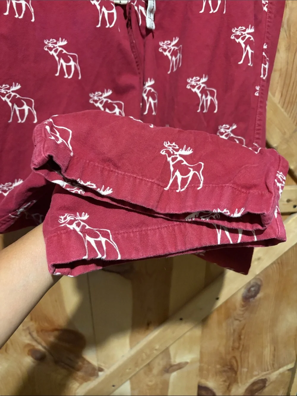 Abercrombie & Fitch Burgundy Moose-Print Quality Comfy Wear